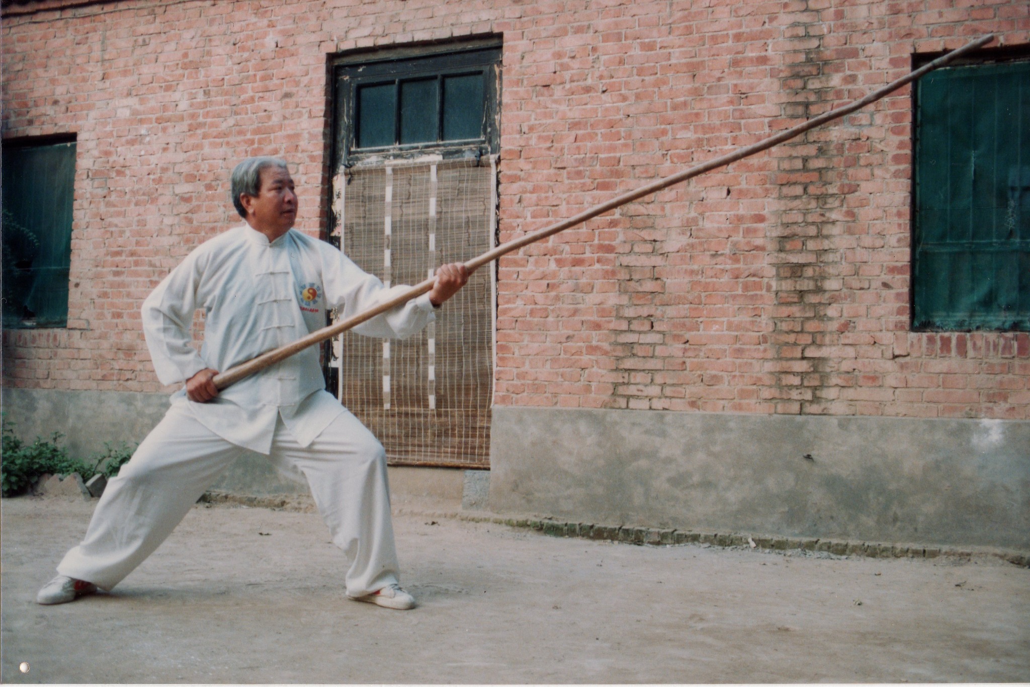 Grandmaster Chen Chunlei practicing Chen-family Taijiquan long pole